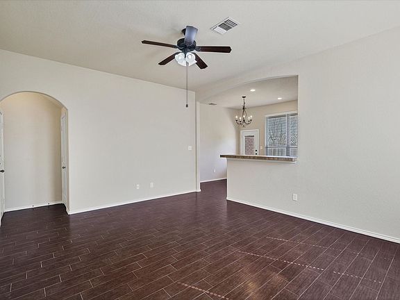 2nd image of 542 Creekside Cir