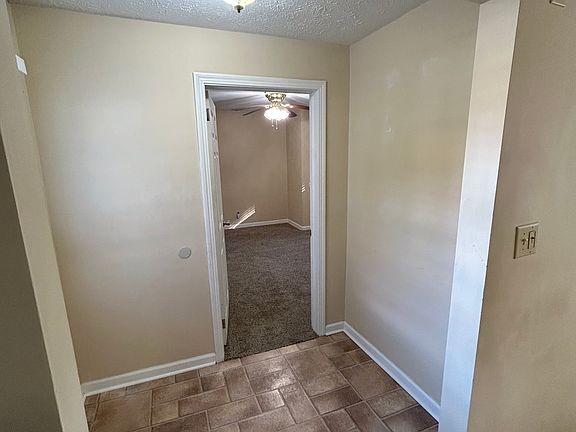 3rd image of 640 Silver Lake Ave