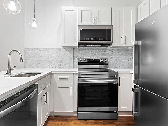 4th image of 415 Bergen St APT 1