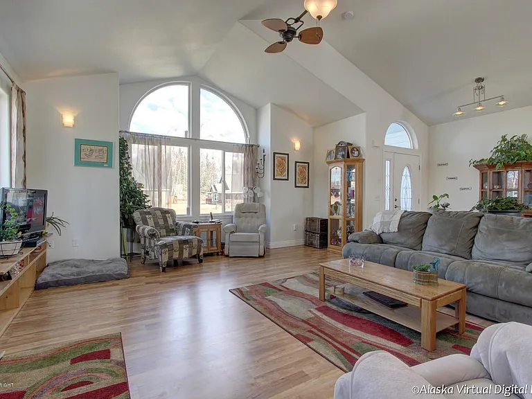 2384 S Paddock Dr — Photo 3