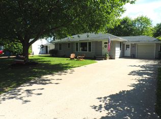 318 N Locust St, Wayland, MI 49348