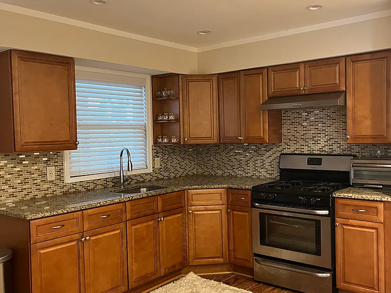 14 Arena Ct #1 — Photo 1
