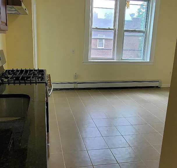 287 N 10th St #2R — Photo 3