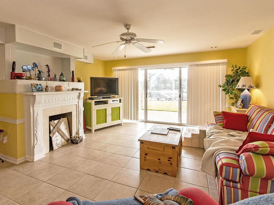 1st image of 100 Harbor Pl Unit 102