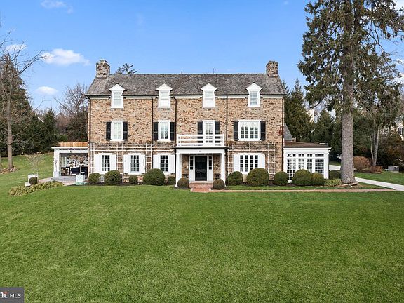 2nd image of 658 Brooke Rd