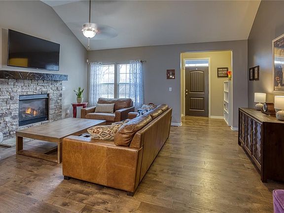 3rd image of 3550 N 112th Ter