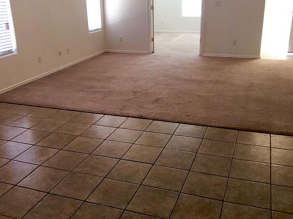 Large spacious living area
Tiled Dining Room.