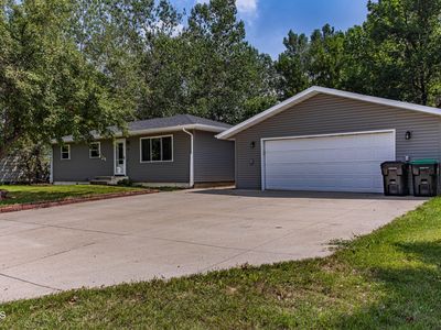 61 McDougall Dr, Bismarck, ND, 58504