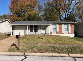 11634 Arroyo Dr, Florissant, MO 63033