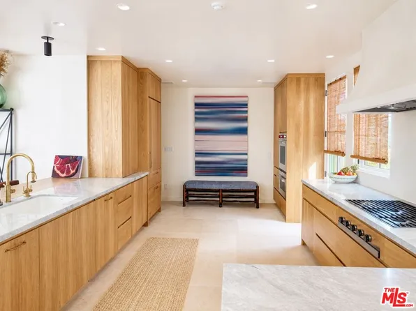 254 Mabery Rd, Santa Monica, CA 90402