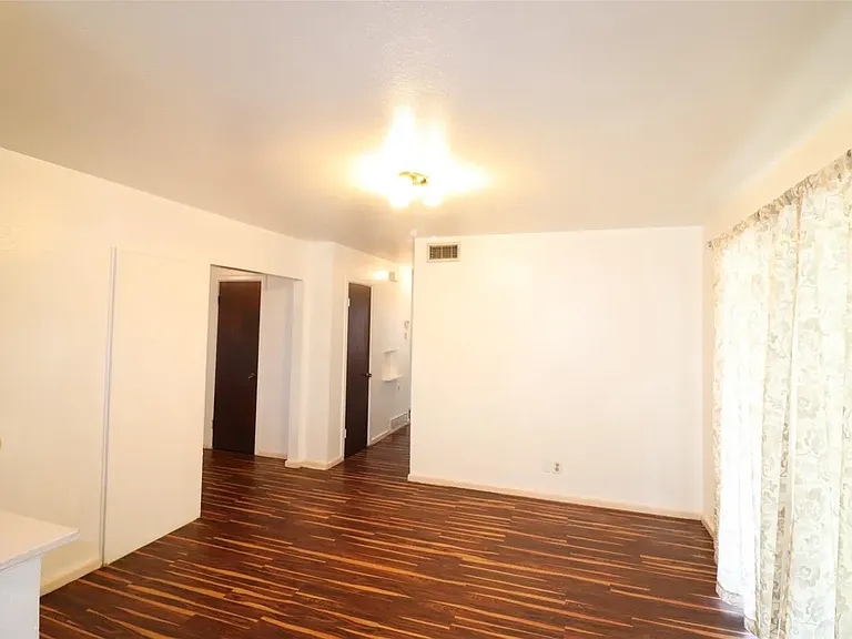 9107 Rustown Dr — Photo 20