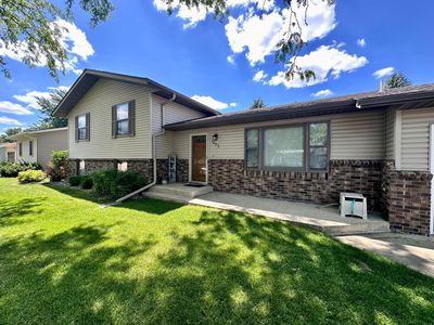 1002 Woodfern Dr, Marshall, MN, 56258