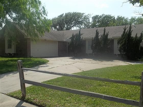 1st image of 1511 Briar Dr