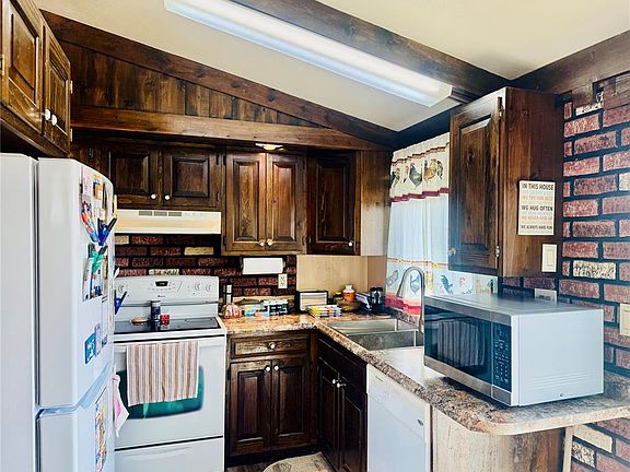 5th image of 10 Ridgewood Dr