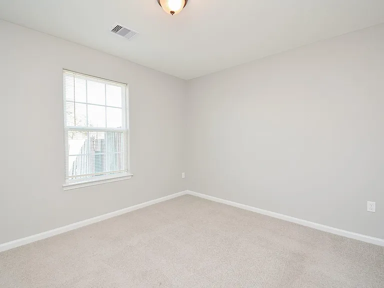 7611 Dyer St — Photo 19