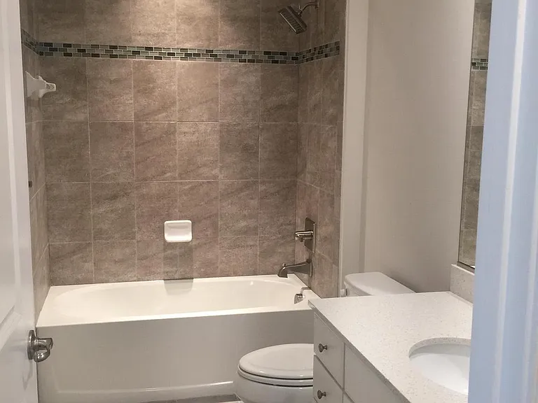 401 Gladstone Ct — Photo 14