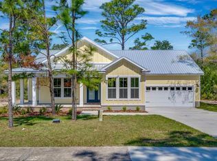 135 Anhinga Ct, Carrabelle, FL 32322