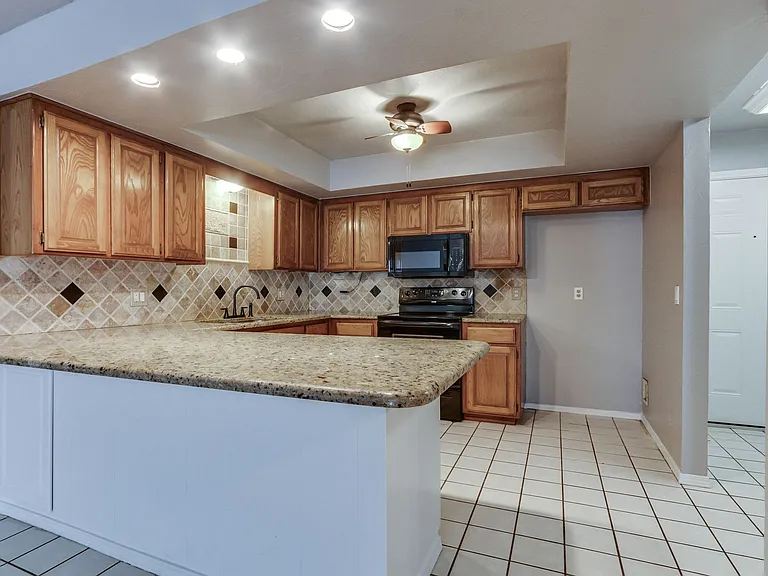 13813 Fairhill Ave — Photo 13