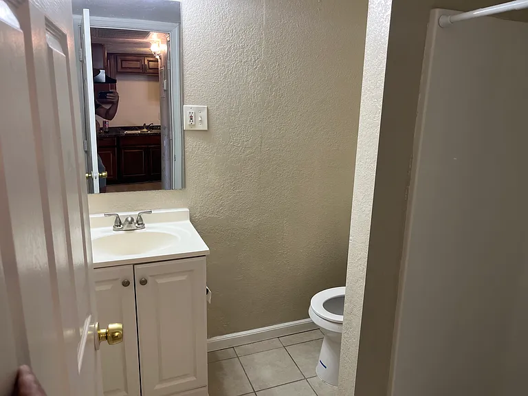 509 N 40th Ave #6 — Photo 6