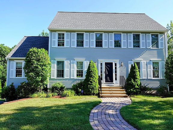 2nd image of 11 Seton Dr