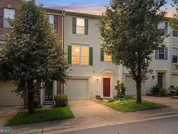 2nd image of 1275 Corbett Pl
