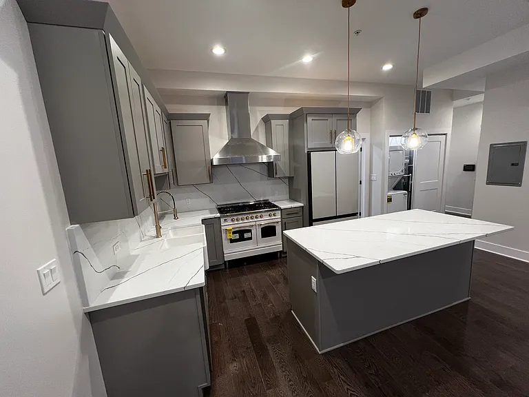 4819 Main St #203 — Photo 7
