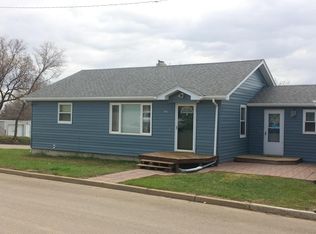 406 5th Ave NE, Belfield, ND 58622