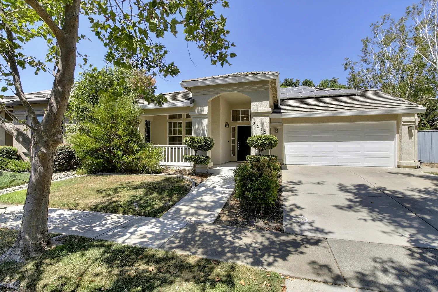 3213 Grimshaw Way photo 1