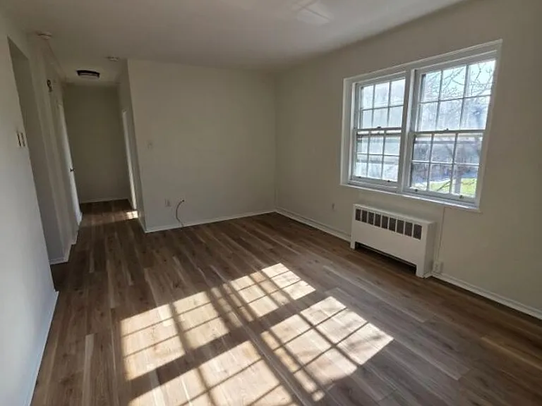 734 N Terrace St — Photo 3