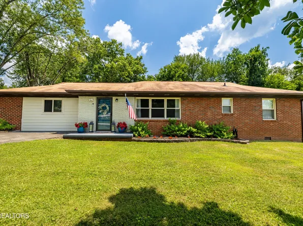 101 Hopi Dr, Maryville, TN 37804