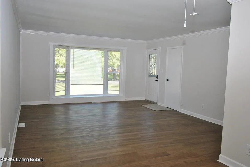 3 bed, 2.0 bath, 2175 sqft, $1,950 — Photo 3