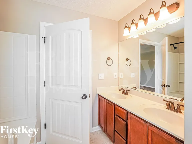 1309 Loren Cir — Photo 13