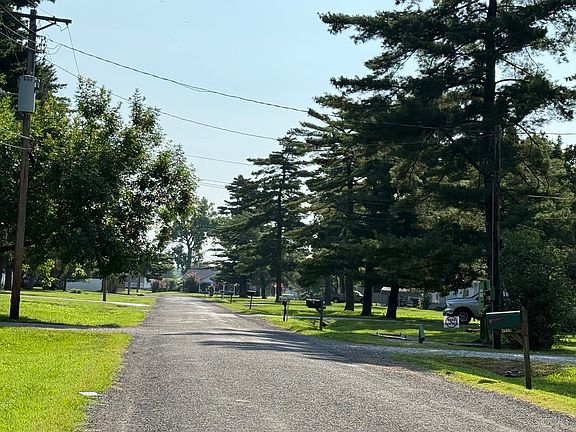 4th image of 4921 Redwood Ln