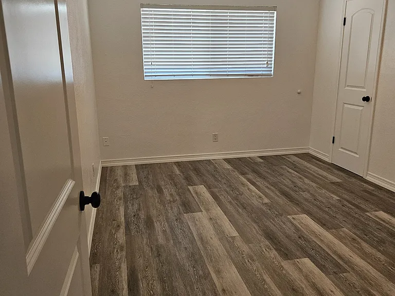 1026 W Lark Ave — Photo 12