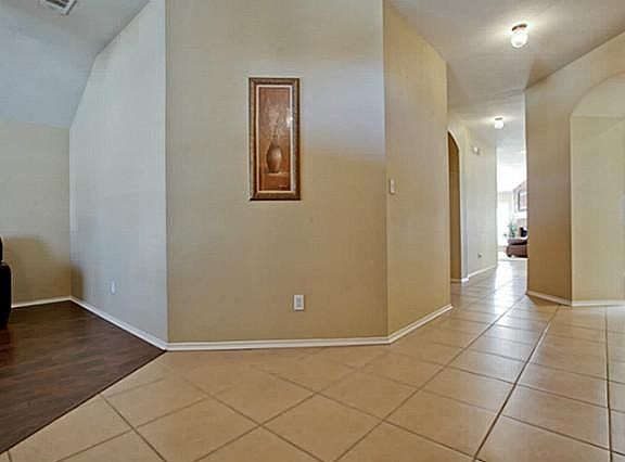 4th image of 6428 Lakewood Dr