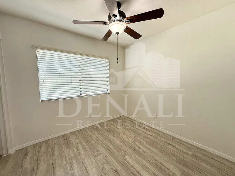749 E Montebello Ave #233 — Photo 10