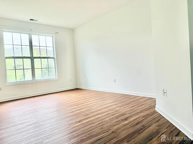 3033 Edward Stec Blvd — Photo 10