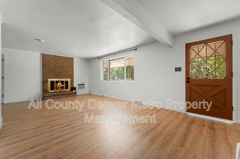 3 bed, 2.0 bath, 1448 sqft, $2,635 — Photo 3