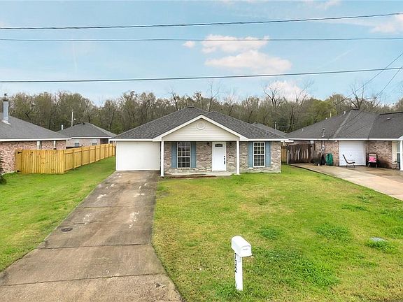 2nd image of 732 Camelia Ave