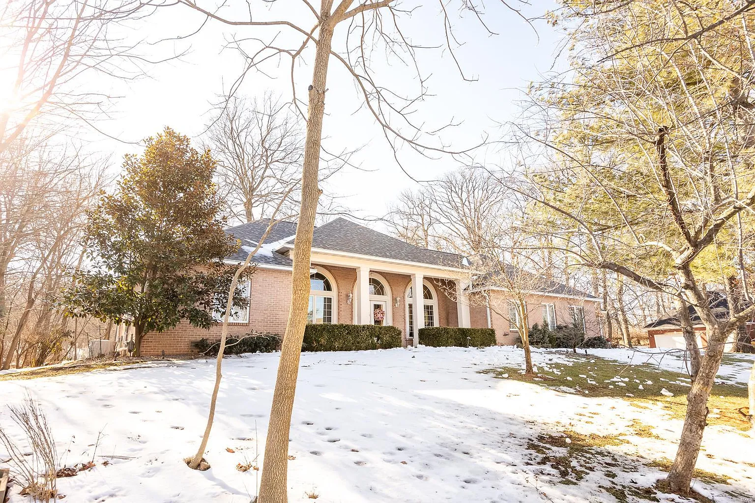 1636 Golf Course Dr photo 1
