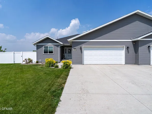 998 Thames Ct, Grand Forks, ND 58203
