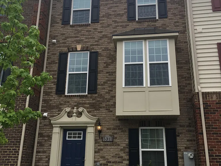 5311 Smiths Cove Ln — Photo 3