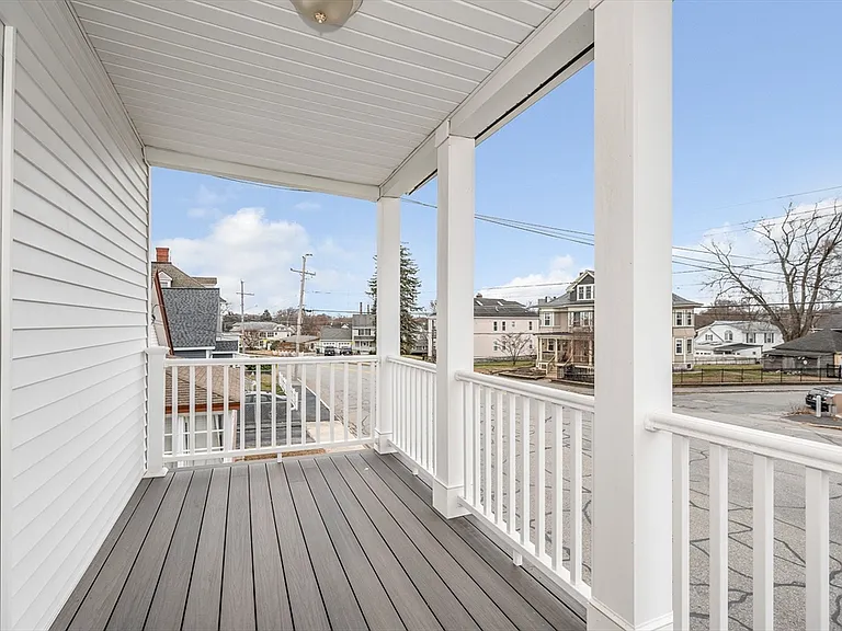 2nd floor balcony