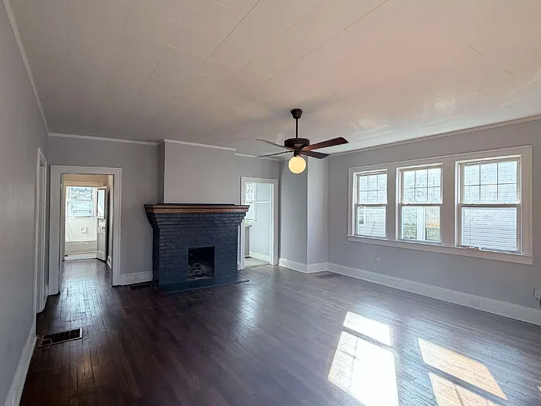 25 Walton St — Photo 3
