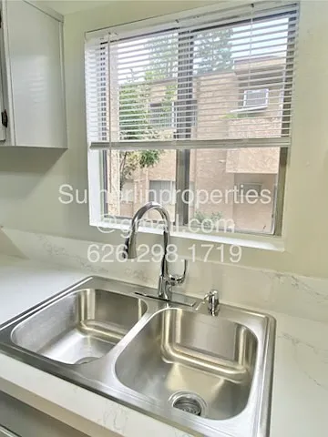 1425 E Orange Grove — Photo 15