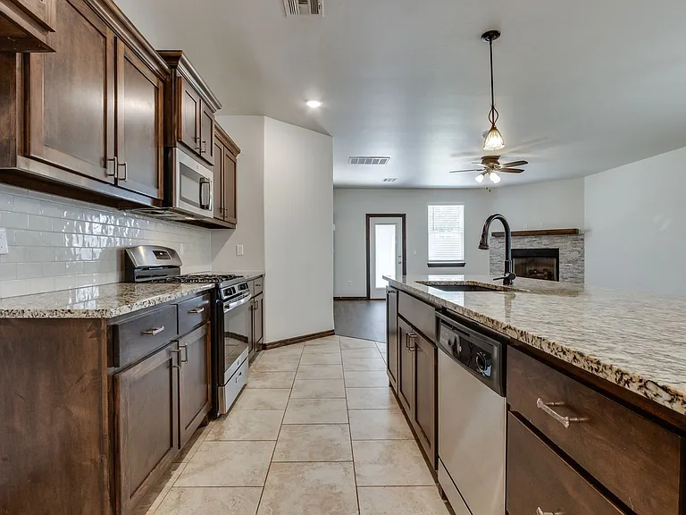2200 Alta Vista Ln — Photo 14