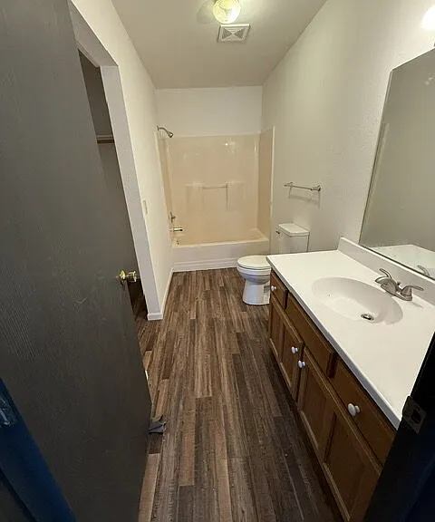 1104 S Wines St #A — Photo 6