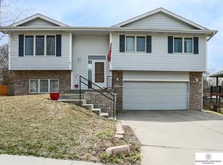 2829 Tara Hills Cir, Council Bluffs, IA 51503