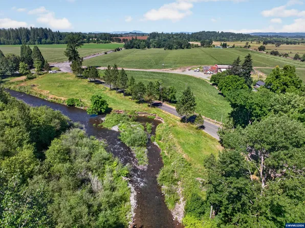 41638 Fish Hatchery Dr, Scio, OR 97374