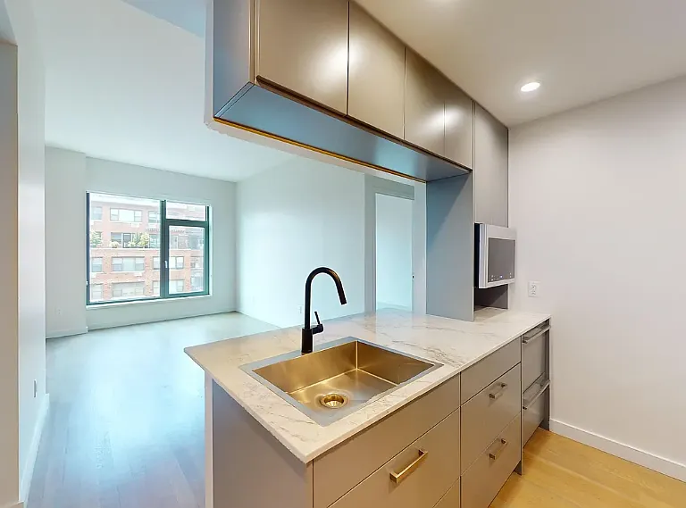 515 E 86th St #1403 — Photo 8